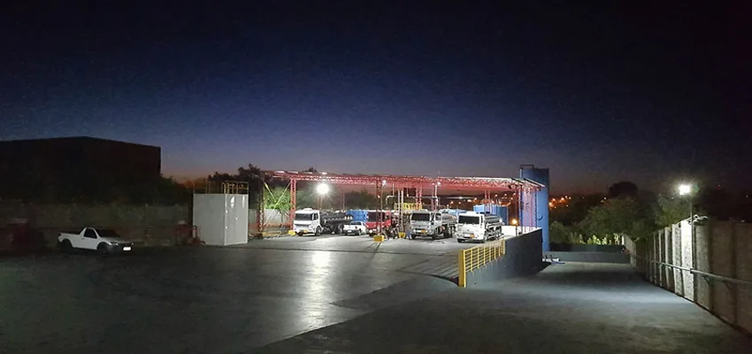 Base à noite