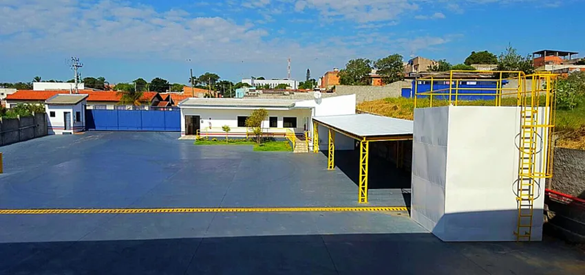 Frente da empresa